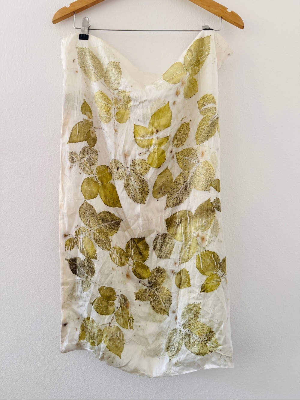Flora Obscura Silk Plant Dyed Pillowcase - Rosa Alba
